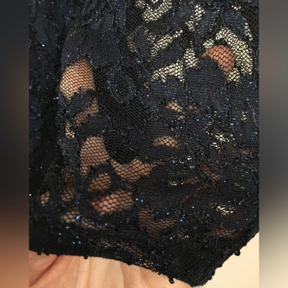 Stunning Lace Gown, Midnight Blue Off the Shoulder, NWT. Le Chateau. US4-6. - Picture 3 of 10